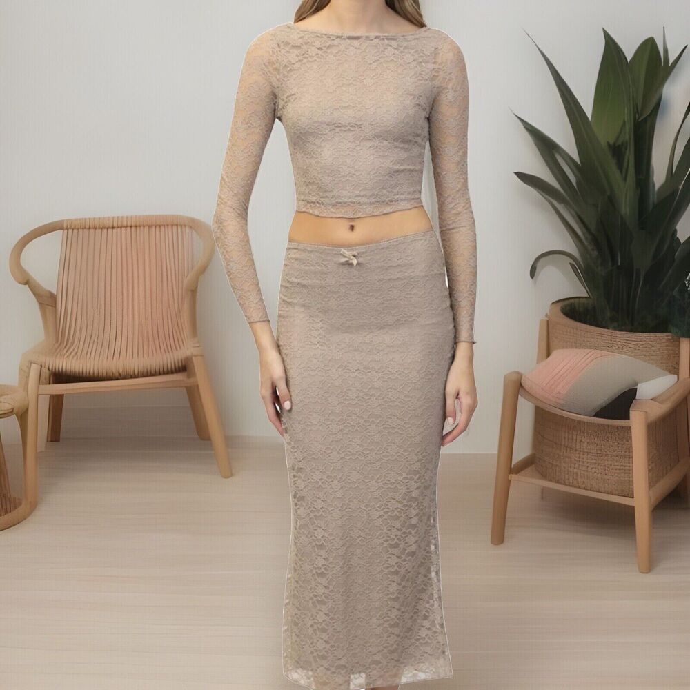 Juniors' madden girl Top & Maxi Skirt‎ Set 2 Piece Ballet Neck Long Sleeve Lace